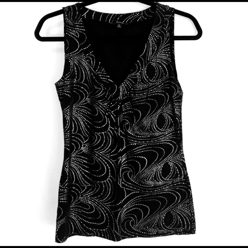 Express Sz Sm V-Neck Black w/Silver Design Top